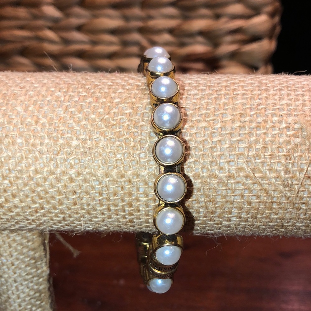 Pearl bangle